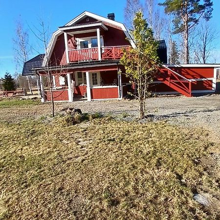 Persbacken I Naturnaera Ockelbo Med Fiske O Kungsberget Naer Inpa,,, Bagian luar foto